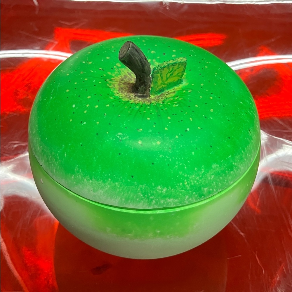 Apple scented candle. Hand made. 30$
